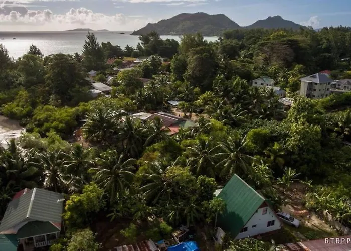 Coco D'amour,cote Dor, Praslin, Seychelles *