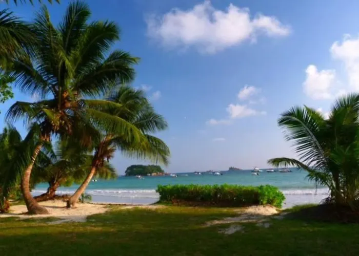 Coco D'amour,cote Dor, Praslin, Seychelles *