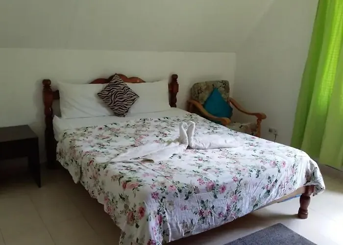Coco D'amour,cote Dor, Praslin, Seychelles *
